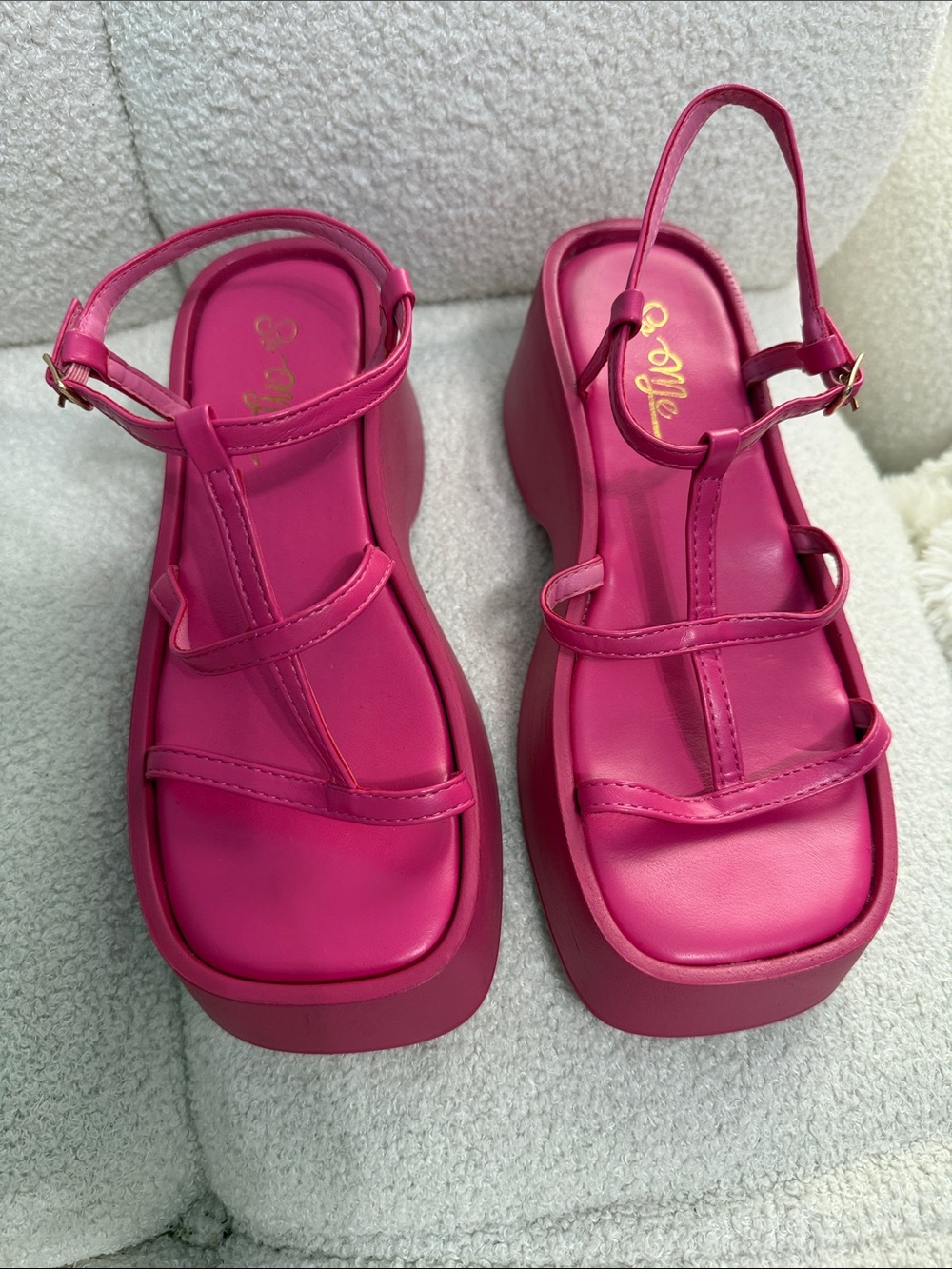 So Me Vibrant Hot Pink Platform T-Strap Sandals